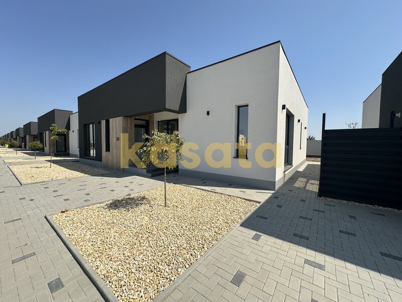 Domnesti  Casa pe parter 4 camere